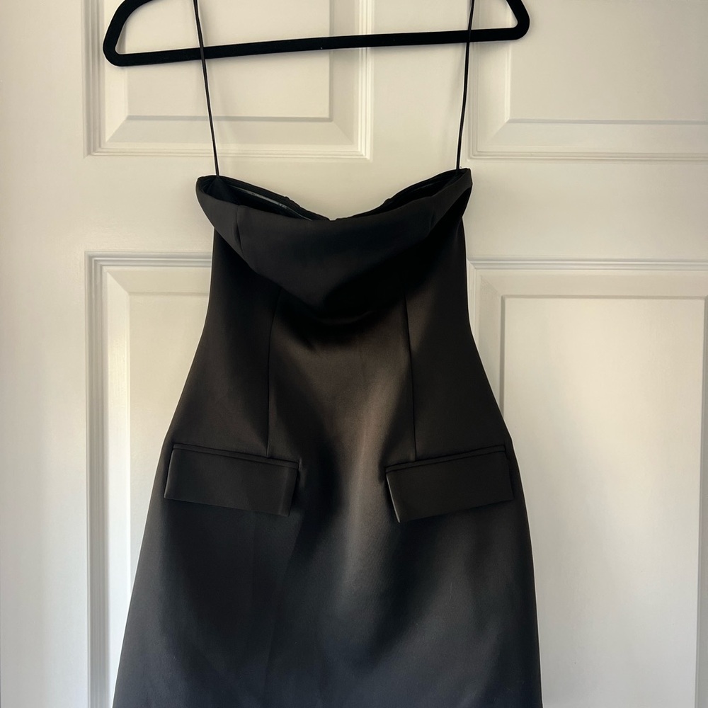 Chic Black Mini Dress with Pockets